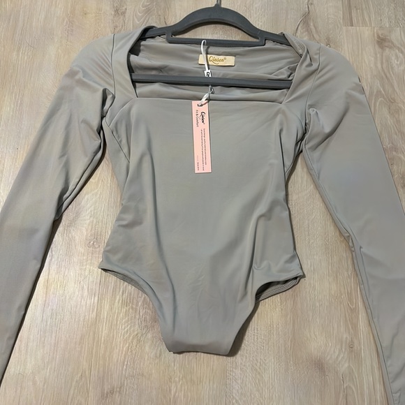 NWOT Freddys pants Medium dark blue & NWT One piece size small - Picture 8 of 9